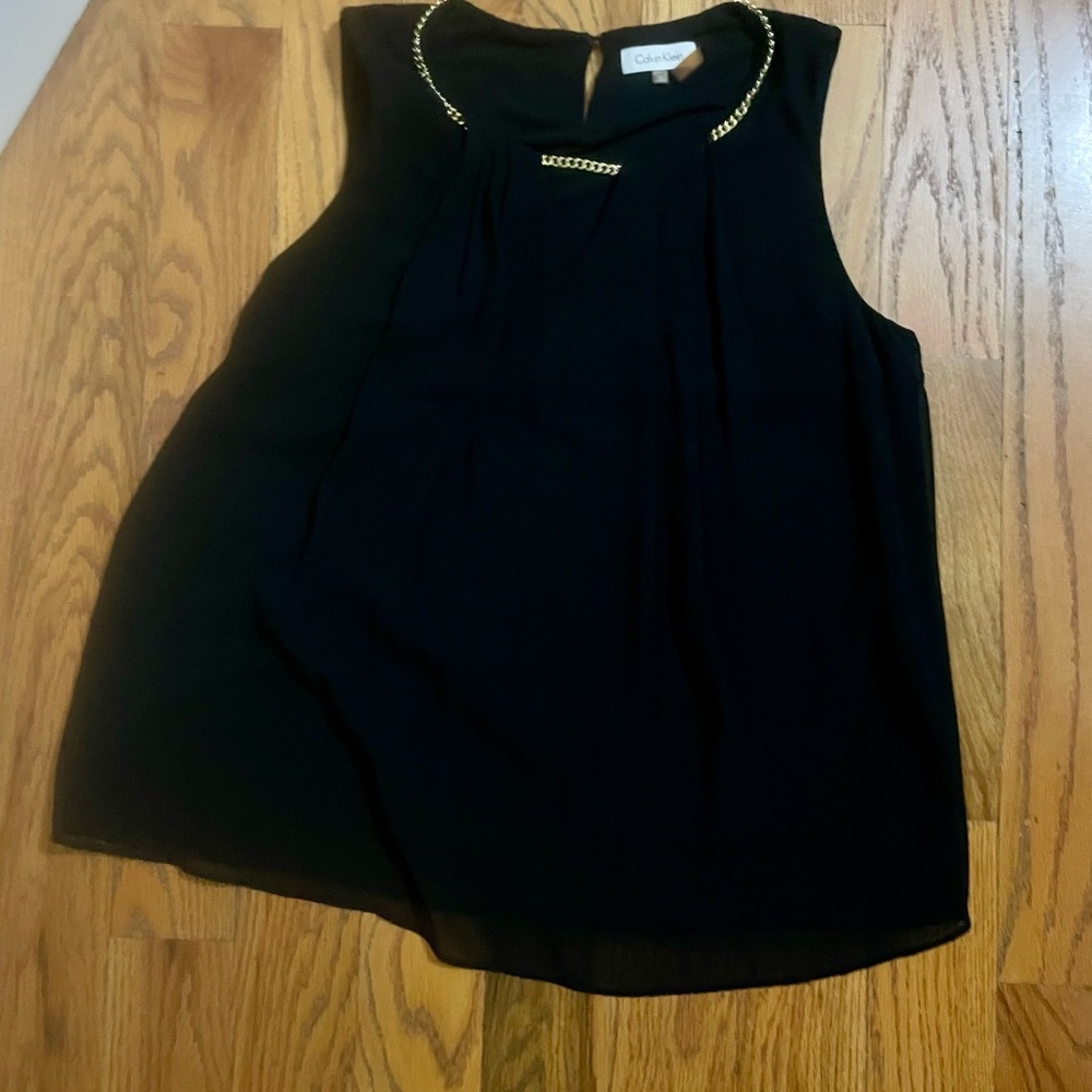 Sleveless top